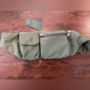 Wild Fable Fany Pack crossbody Army Green